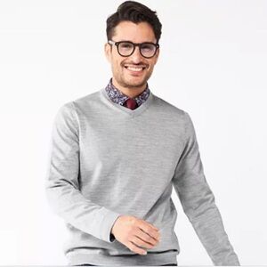 NWT Men's Apt. 9° Merino Blend V-Neck Sweater Size M wool bland